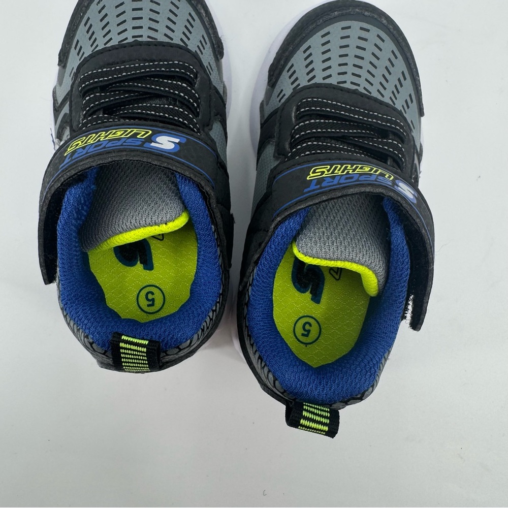 NWOT S Sport By Skechers Black and Blue Light Up Fluxe Sneakers Size 5 - Picture 7 of 8